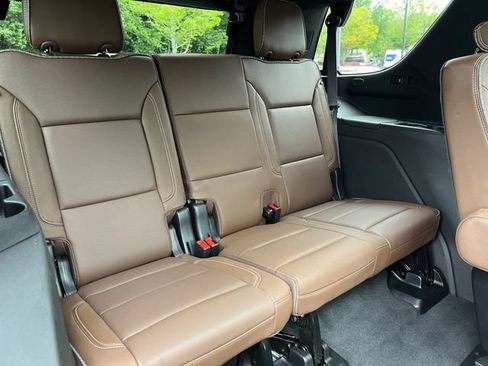 Used 2024 Chevrolet Tahoe High Country AWD/4WD image 17