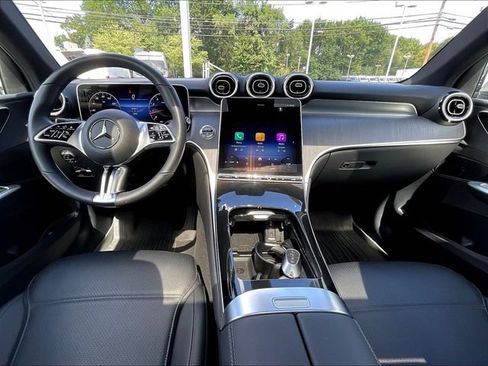 Used 2026 Mercedes-Benz GLC 300 4MATIC image 9
