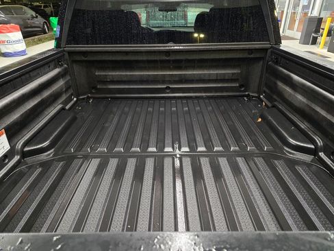 Used 2025 Honda Ridgeline Sport image 6