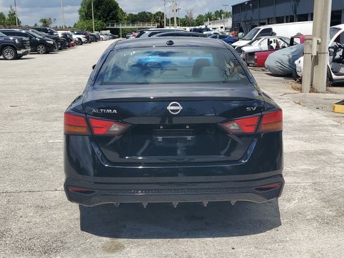 Certified 2024 Nissan Altima 2.5 SV FWD image 6