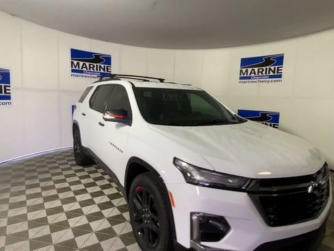 Used 2023 Chevrolet Traverse Premier w/ Redline Edition FWD image 4