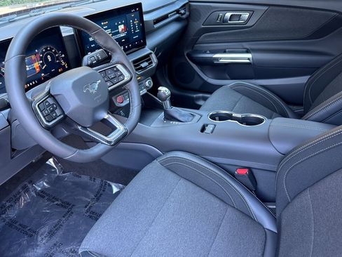 New 2025 Ford Mustang Ecoboost image 9