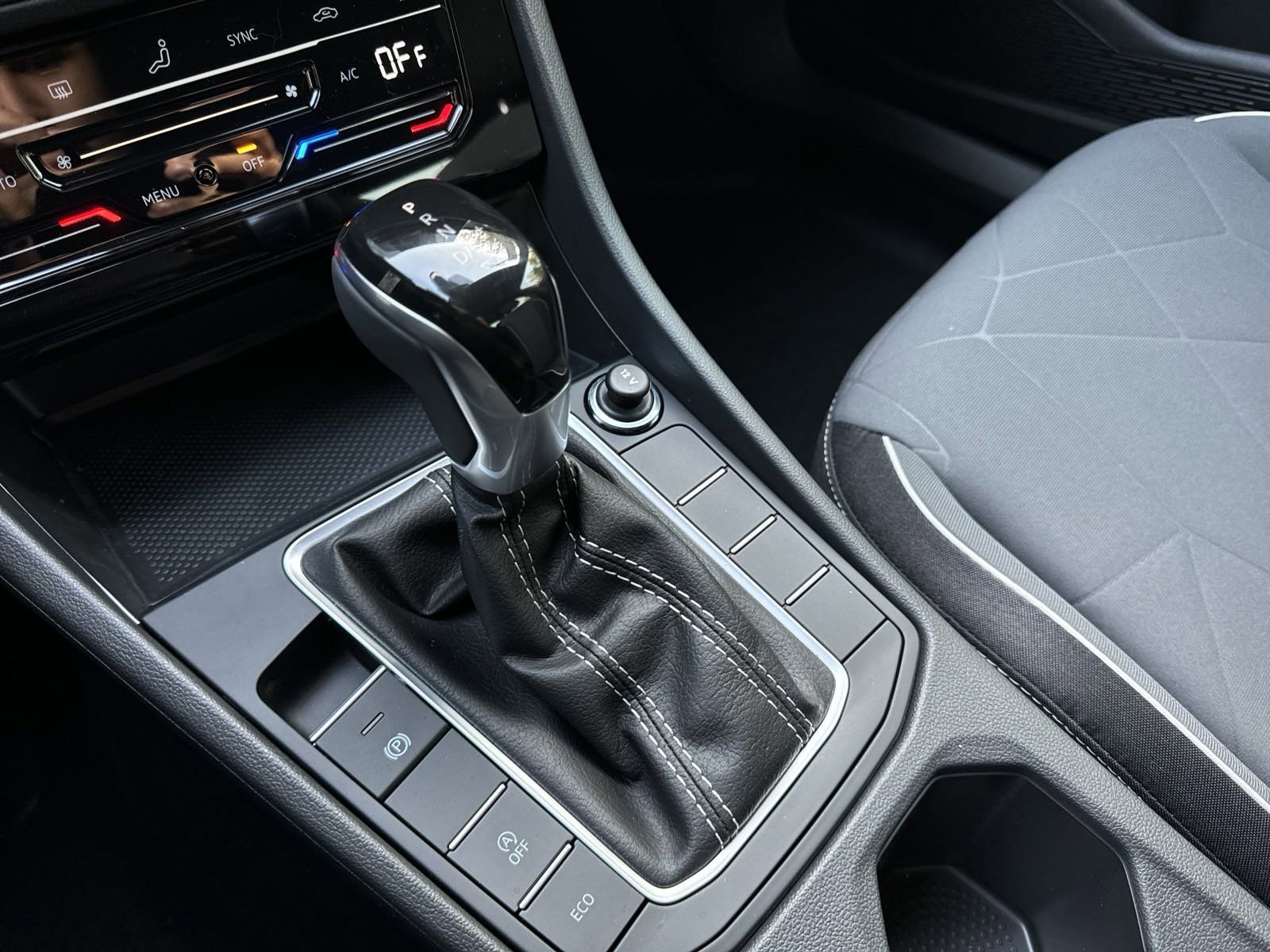 Certified 2026 Volkswagen Jetta Sport FWD image 43