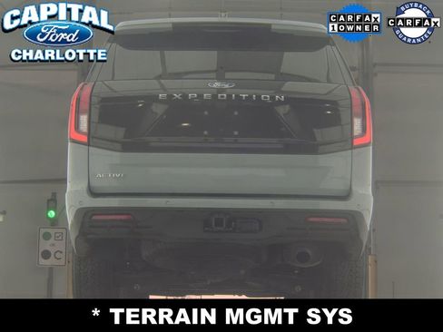 Used 2025 Ford Expedition Active image 7