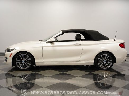 Used 2017 BMW 230i Convertible image 2