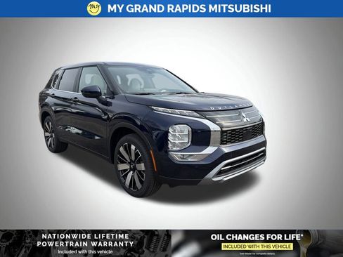 New 2026 Mitsubishi Outlander SE AWD/4WD image 1