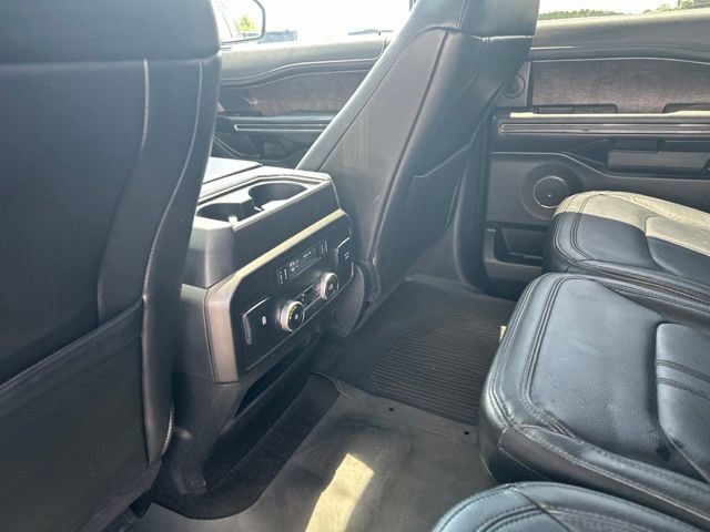 Used 2018 Ford Expedition Limited RWD image 21