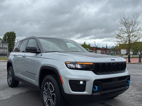 Used 2022 Jeep Grand Cherokee Trailhawk w/ Luxury Tech Group III AWD/4WD image 7