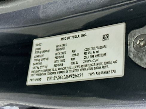 Used 2023 Tesla Model 3 Standard Range image 12