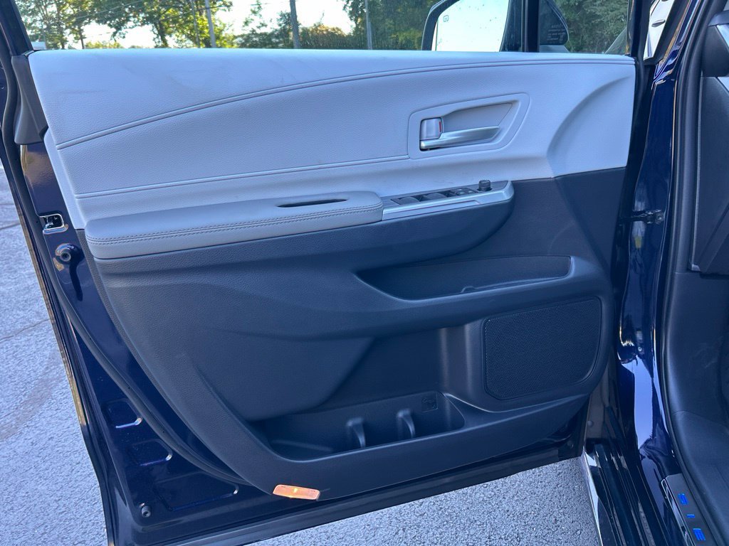 New 2026 Toyota Sienna XLE AWD/4WD image 10