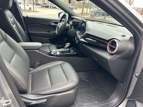 Used 2024 Chevrolet Trax RS w/ Driver Confidence Package FWD image 28