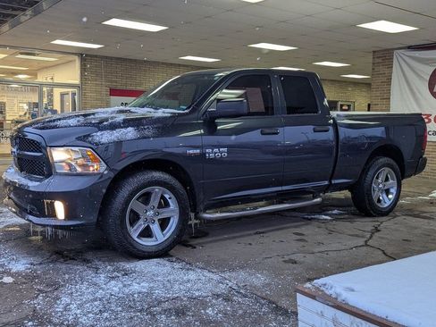 Used 2017 RAM 1500 Express w/ Express Value Package image 4