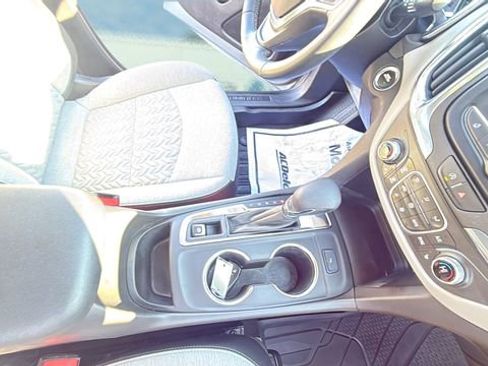 Used 2023 Chevrolet Equinox LT image 13