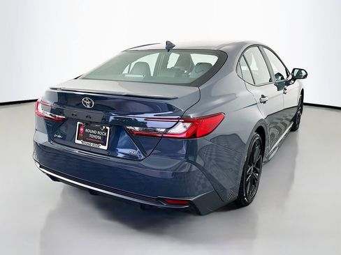 Used 2025 Toyota Camry SE image 5