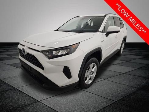 Certified 2020 Toyota RAV4 LE image 3