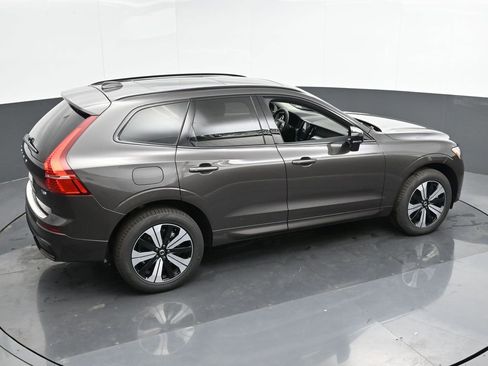 New 2025 Volvo XC60 T8 Core w/ Protection Package Premier image 33