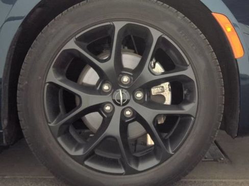 Used 2025 Chrysler Pacifica Limited FWD image 17