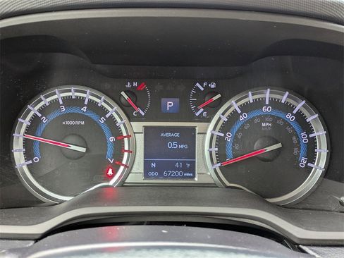 Used 2017 Toyota 4Runner SR5 Premium image 30