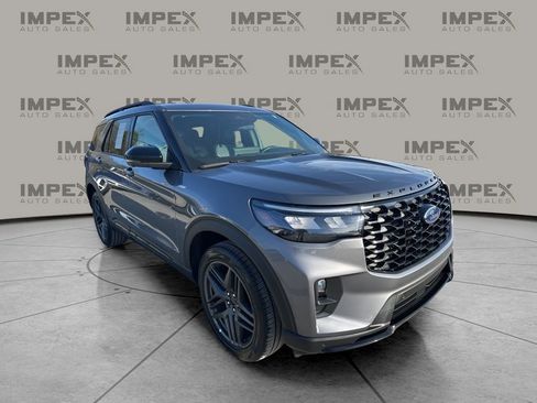 Used 2025 Ford Explorer ST-Line w/ ST-Line Street Pack image 7
