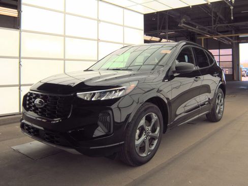 Used 2024 Ford Escape ST-Line w/ Tech Pack #1 AWD/4WD image 4