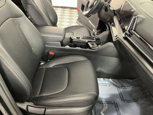 Used 2023 Kia Sportage EX AWD/4WD image 14
