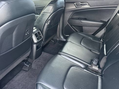 Used 2023 Kia Sportage EX FWD image 11