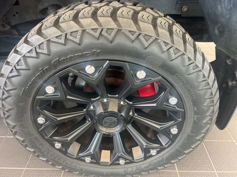 Used 2017 Toyota Tundra SR5 w/ SR5 Upgrade Package image 13