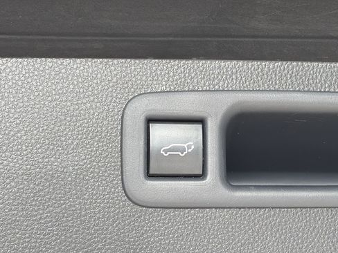 Used 2021 Toyota Highlander Limited AWD/4WD image 15