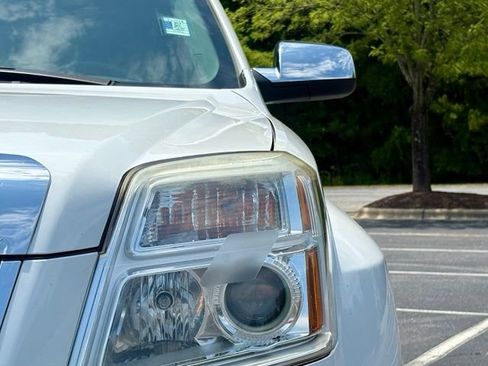 Used 2015 GMC Terrain SLE w/ Chrome Package AWD/4WD image 13