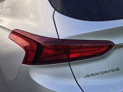 Used 2019 Hyundai Santa Fe SE image 8