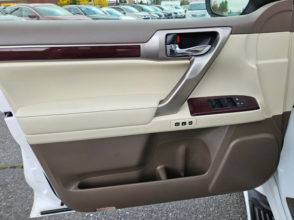 Used 2014 Lexus GX 460 Luxury AWD/4WD image 17