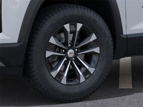 New 2026 Chevrolet Equinox LT w/ Convenience Package II image 9