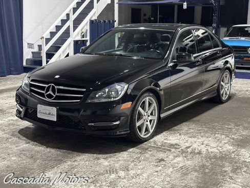 Used 2014 Mercedes-Benz C 300 4MATIC Sedan image 4