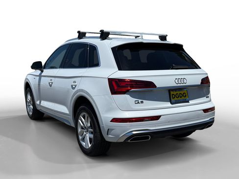 Used 2023 Audi Q5 2.0T Premium w/ Convenience Package AWD/4WD image 3