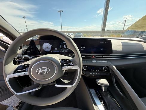 Certified 2024 Hyundai Elantra SEL FWD image 21