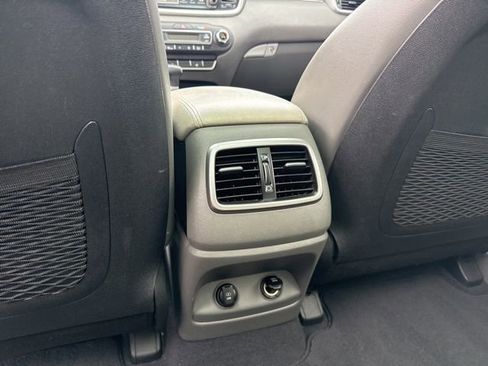Used 2020 Kia Sorento SX image 25