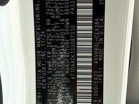 Used 2025 Toyota Camry SE image 28