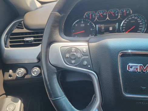Used 2017 GMC Yukon SLT AWD/4WD image 27