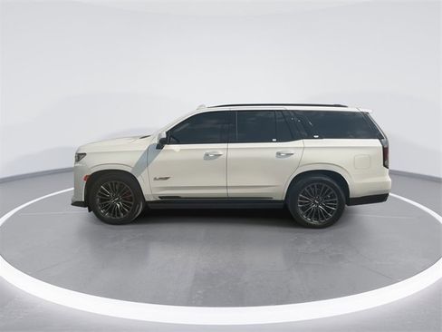 Used 2023 Cadillac Escalade V w/ Heavy-Duty Trailer Package image 5