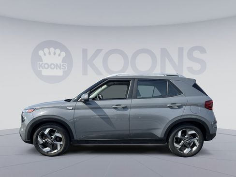 Used 2023 Hyundai Venue SEL w/ Cargo Package FWD image 2