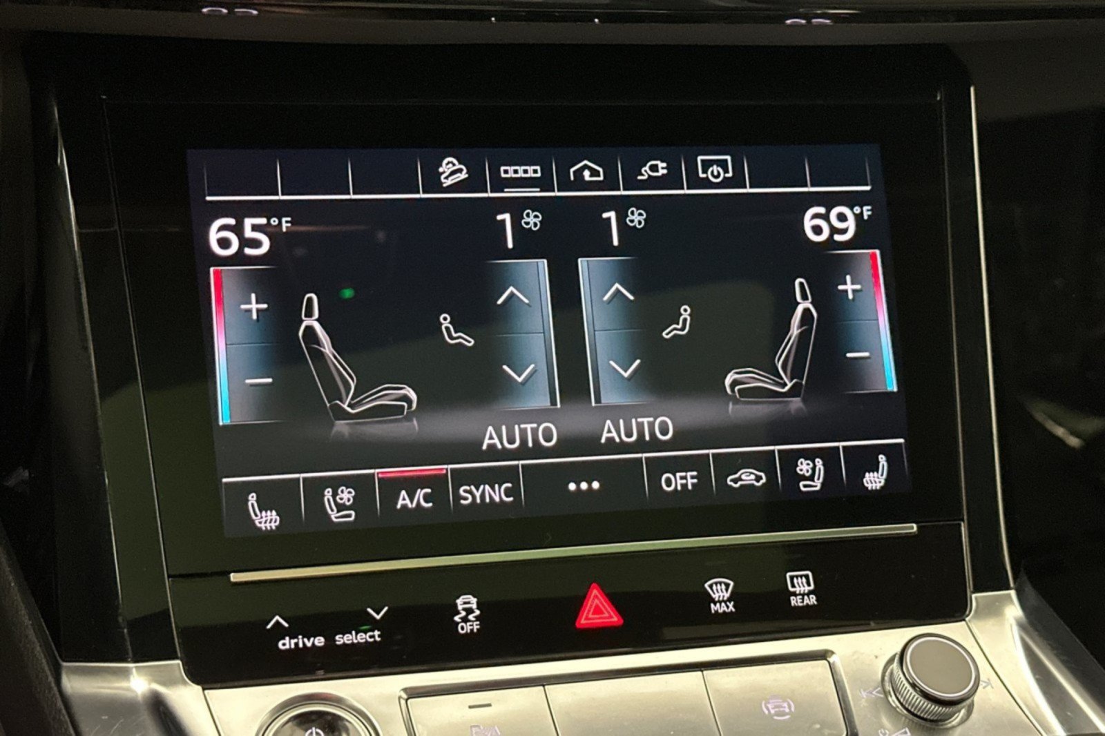 Used 2024 Audi Q8 e-tron Premium Plus AWD/4WD image 20