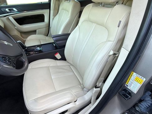 Used 2016 Lincoln MKS w/ Equipment Group 101A image 37