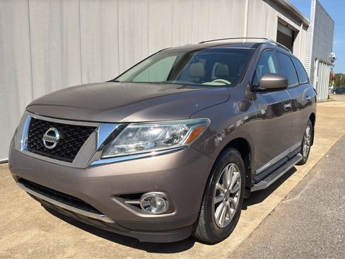 Used 2014 Nissan Pathfinder SL w/ SL Premium Package FWD image 7