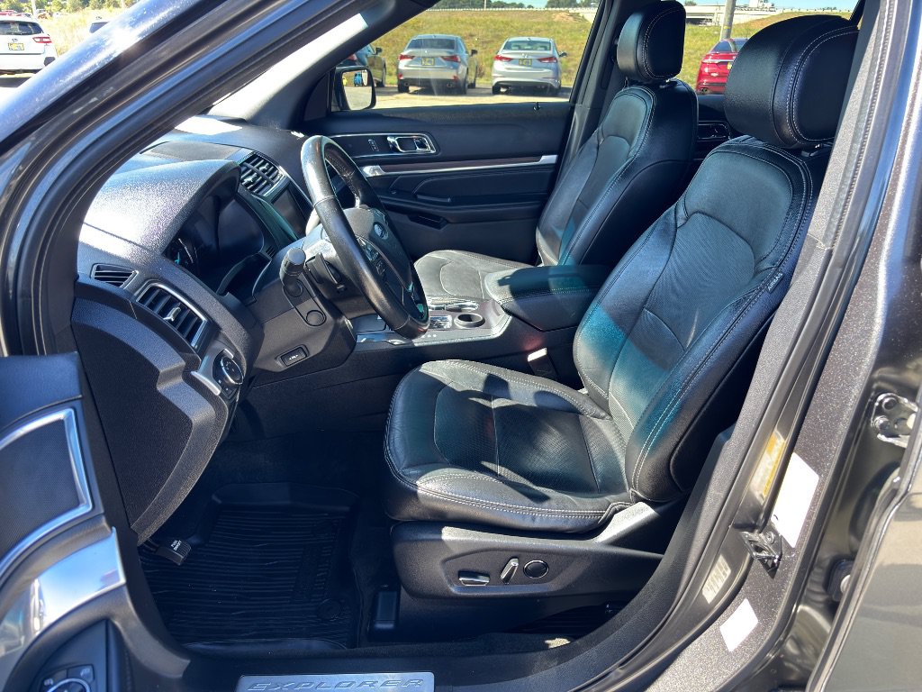 Used 2016 Ford Explorer Limited FWD image 17