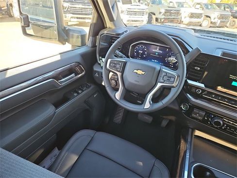 New 2026 Chevrolet Silverado 2500 LTZ w/ LTZ Convenience Package image 9