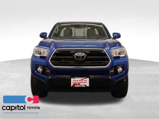 Certified 2018 Toyota Tacoma SR5 AWD/4WD image 8