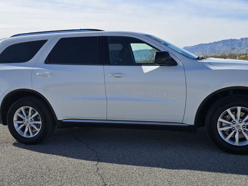 Used 2023 Dodge Durango SXT Launch Edition image 3