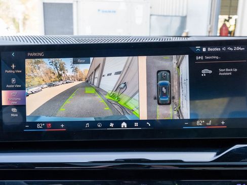 Used 2025 BMW 530i xDrive w/ Premium Package image 18