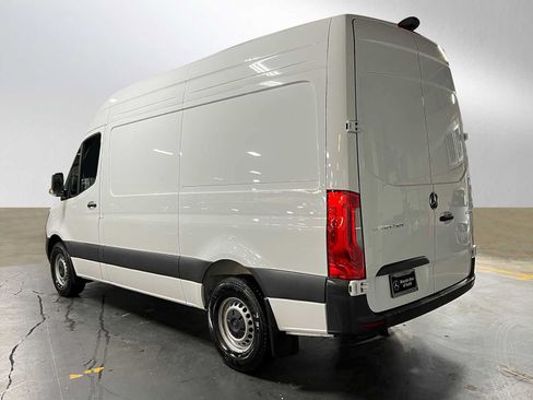 Used 2025 Mercedes-Benz Sprinter 2500 image 5