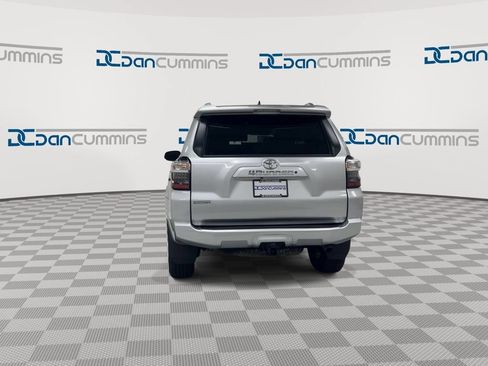 Used 2017 Toyota 4Runner SR5 AWD/4WD image 7